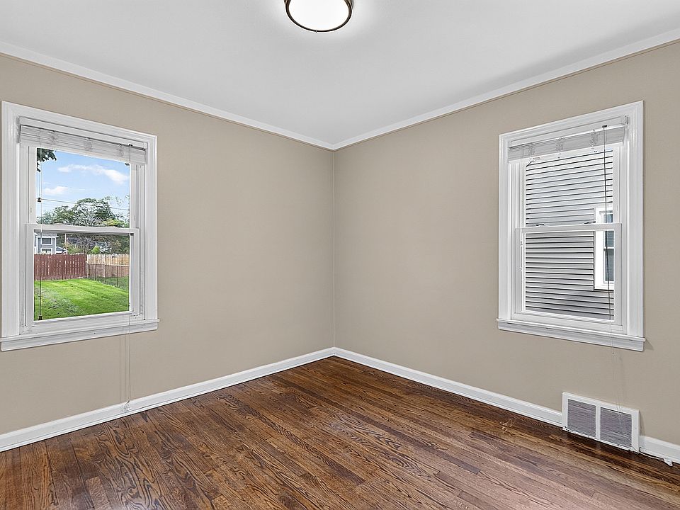 825 N Edison Ave, photo 9
