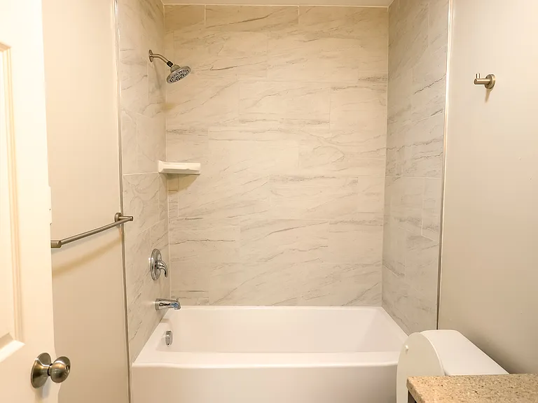 612 Germaine St #A — Photo 11