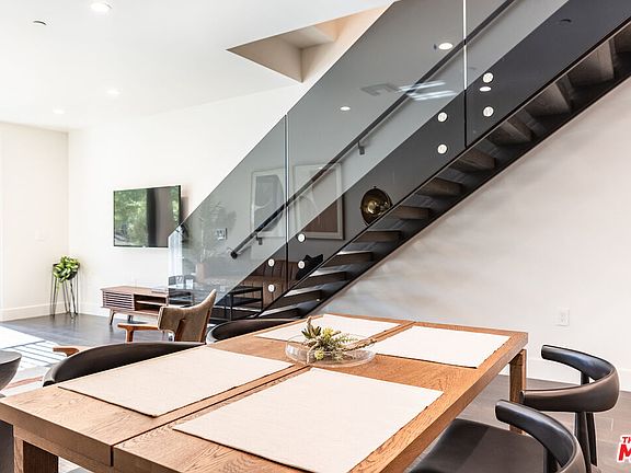 4th image of 724 N Croft Ave #110