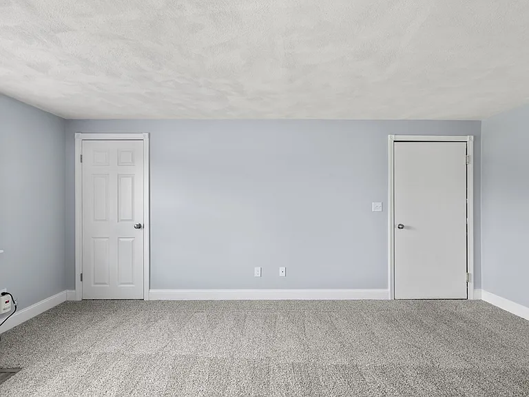 Drummond Estates Apartments — Photo 10