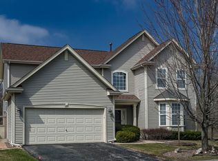 463 N Crooked Lake Ln, Lindenhurst, IL