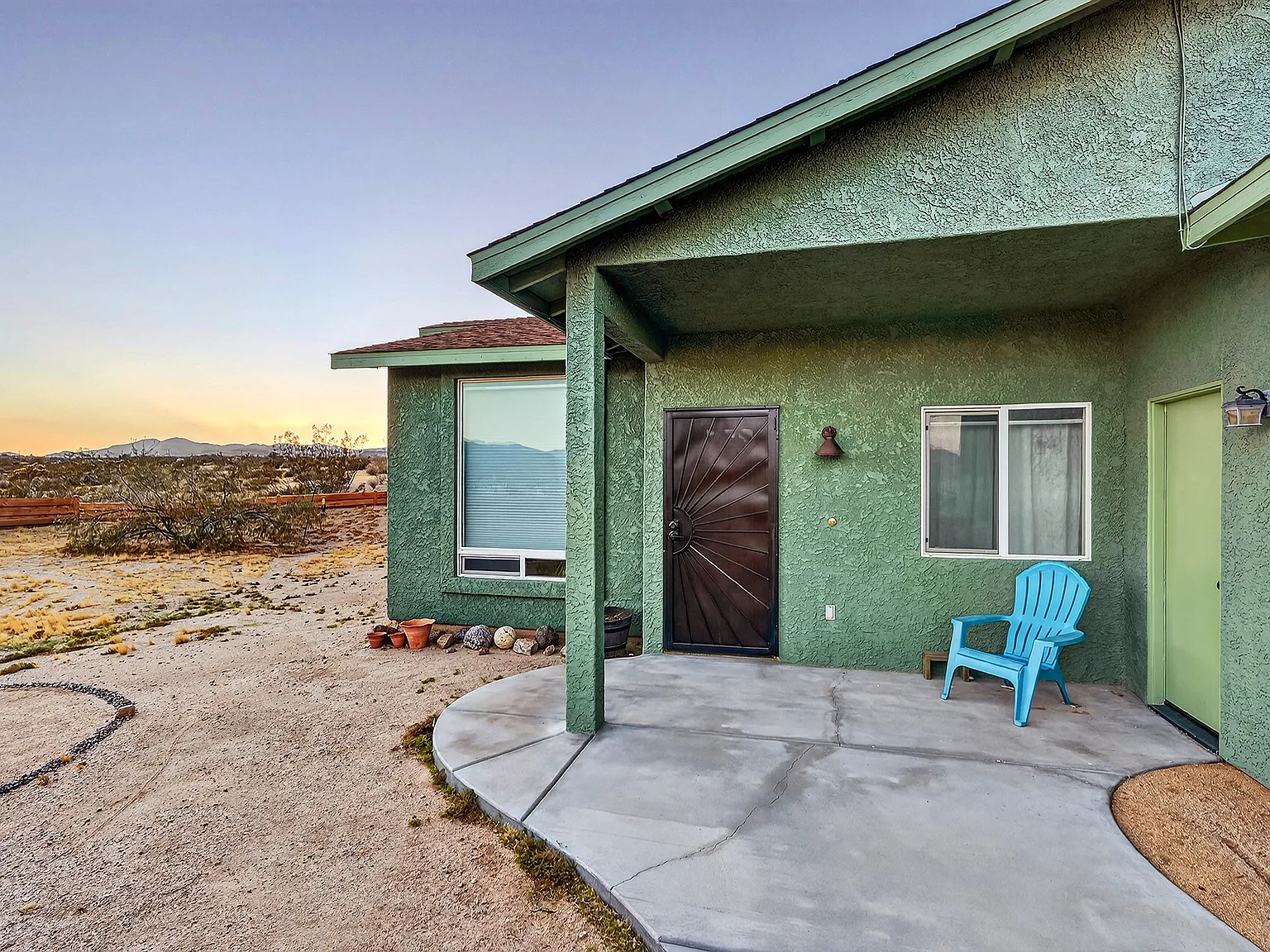 3 bed, 973 sqft, $2,200 — Photo 3