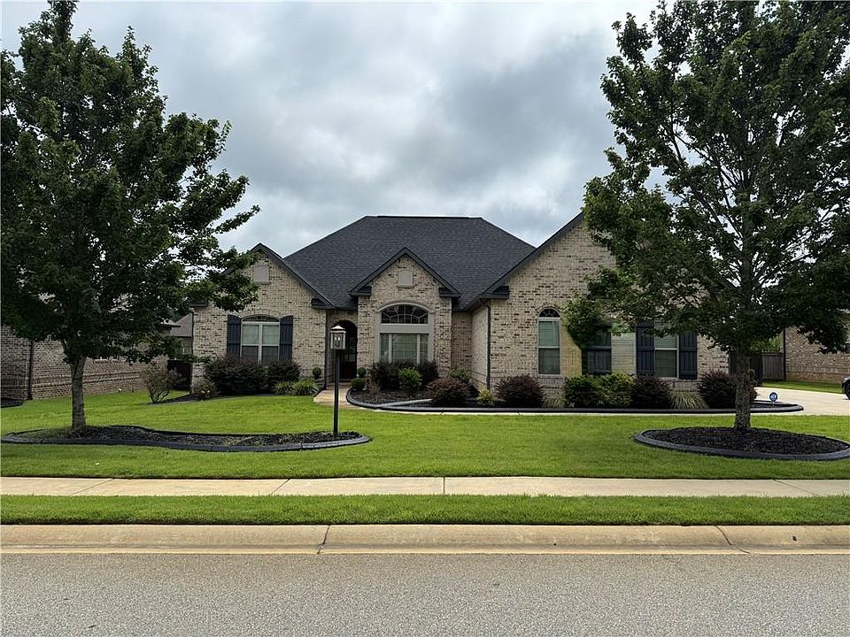 1st image of 823 Kyler Ln