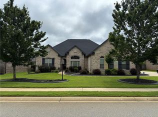 823 Kyler Ln, Bonaire, GA 31005