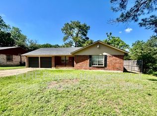 3809 Falcon Dr, Forest Hill, TX 76119