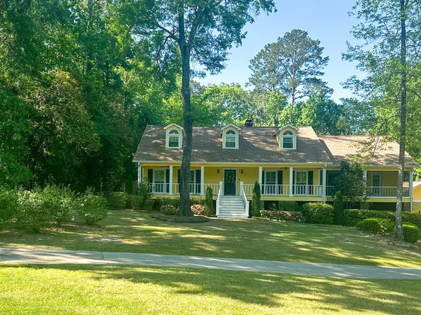 1132 Saint Andrews Dr, Macon, GA 31210