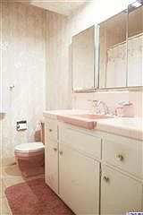 3rd image of 312 N Louise St Unit 106