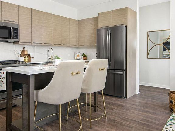 5th image of 128 S Halsted St #402