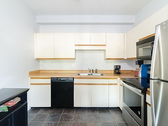 3rd image of 200 Cove Way Unit 113