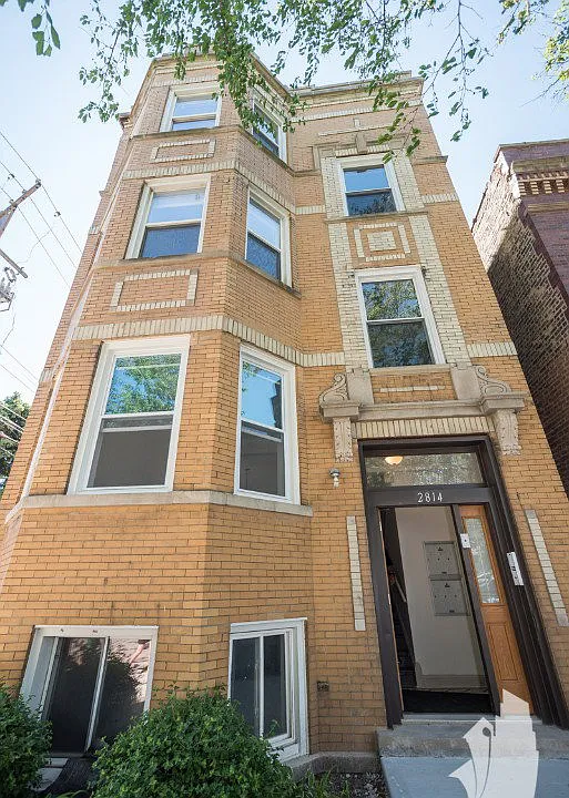 2814 N Troy St #2F