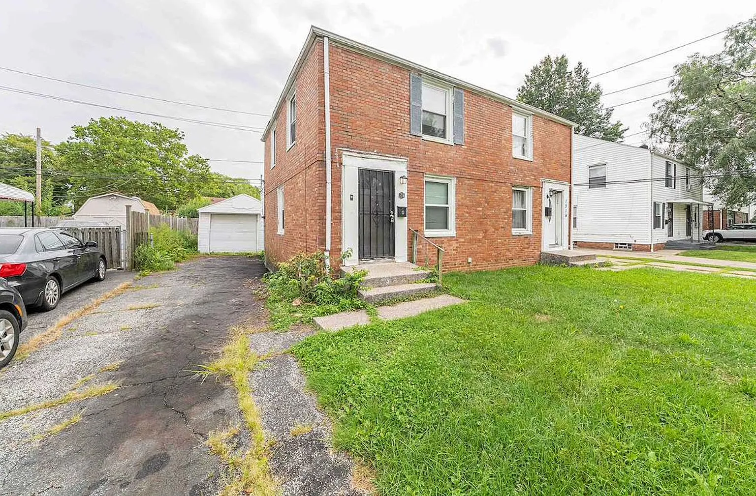 Beautifully Renovated Home in a Prime Location — Photo 4