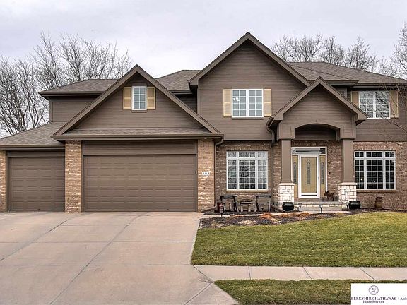 2nd image of 803 S 195th St