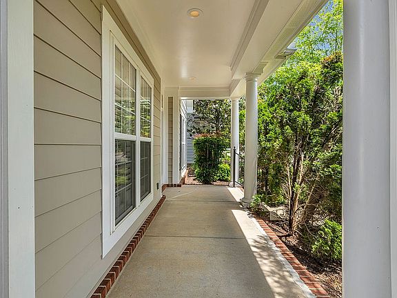 4th image of 5962 Armadale Dr