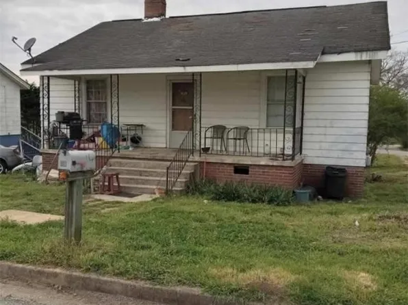 14 Circle St, Ware Shoals, SC 29692