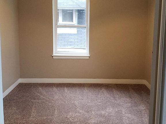4th image of 738 River Dr APT 5