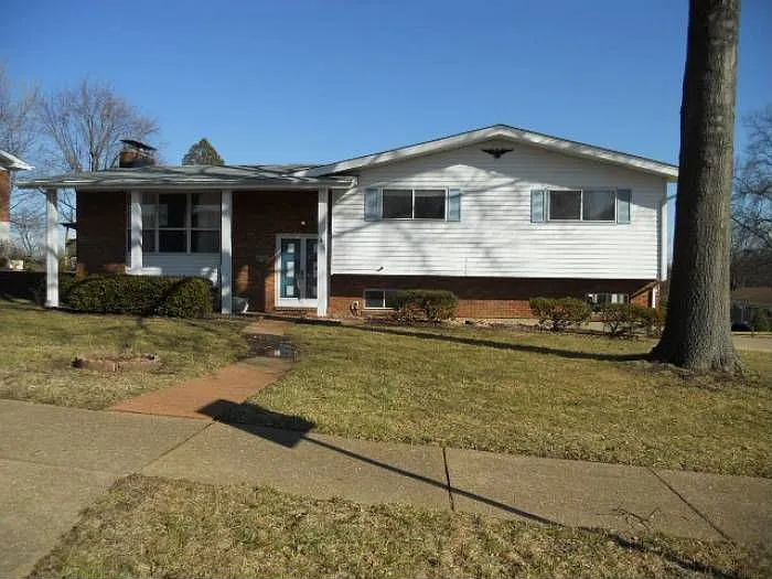 9136 Pennant Ln photo 1