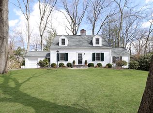 261 Random Rd, Fairfield, CT 06825