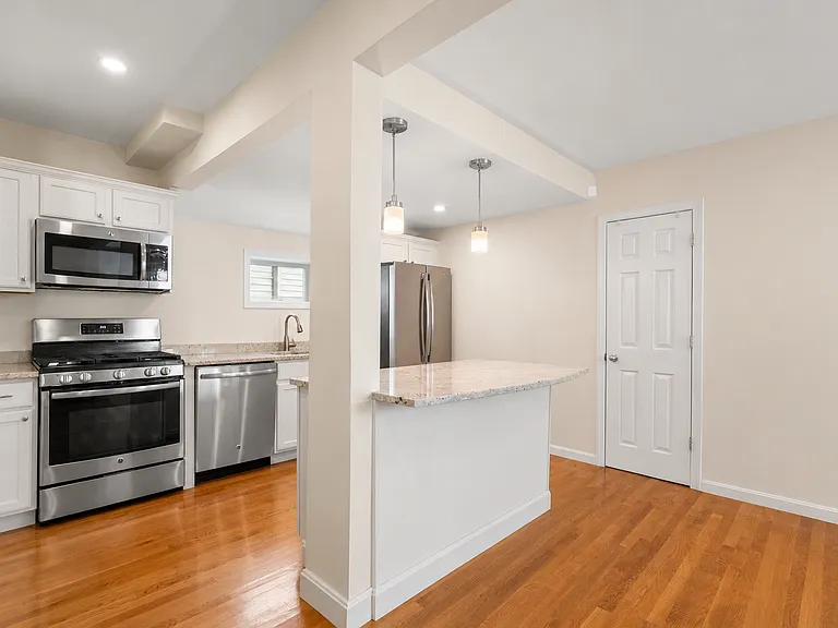 39 Forest St #39A — Photo 3