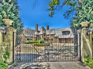 7449 Brigham Rd, Gates Mills, OH 44040