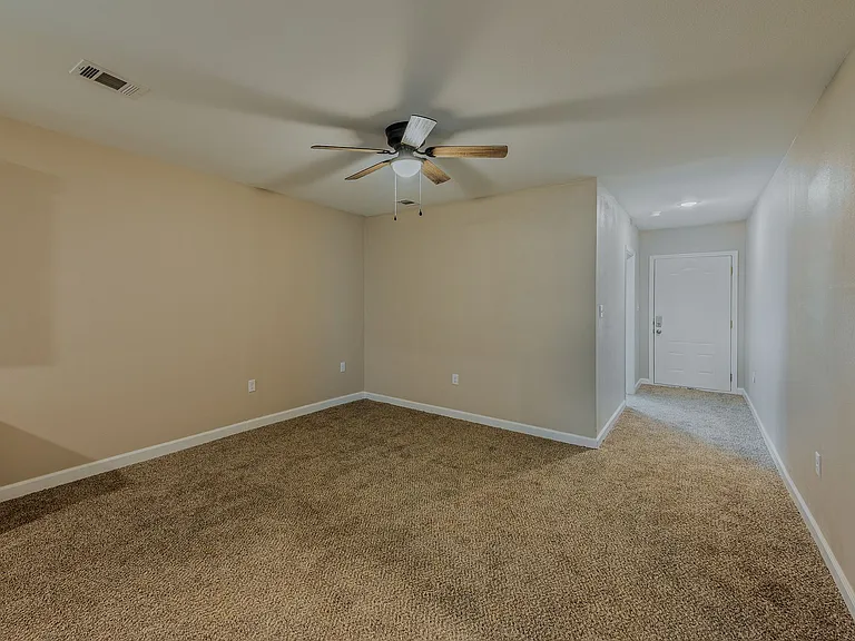 2104 S Valentine St — Photo 9