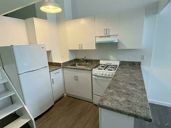 5th image of 33 Gold St APT 119