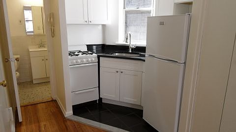 2nd image of 242 E 89th St APT 4D
