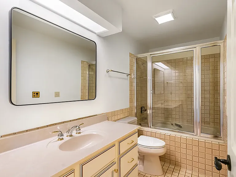 1034 Marina Bluff Dr — Photo 10