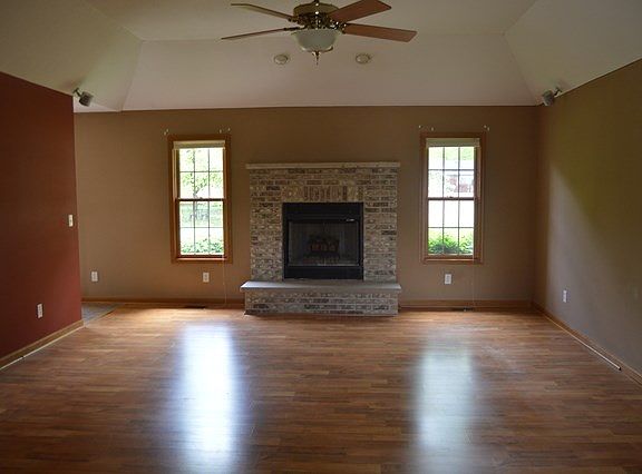 3rd image of 544 Turnberry Dr