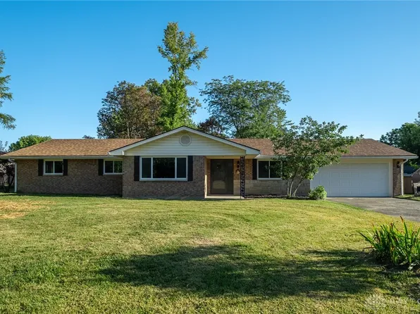 2886 Kemp Rd, Dayton, OH 45431