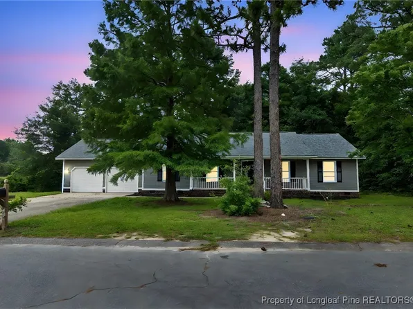 806 Eagle Landing Dr, Hope Mills, NC 28348