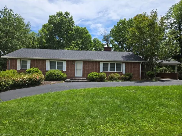 314 Hillcrest Dr, Elkin, NC 28621