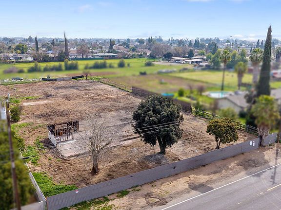 3rd image of 1502 N Brawley Avenue