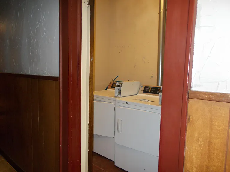 260 E Broad St #3 — Photo 10