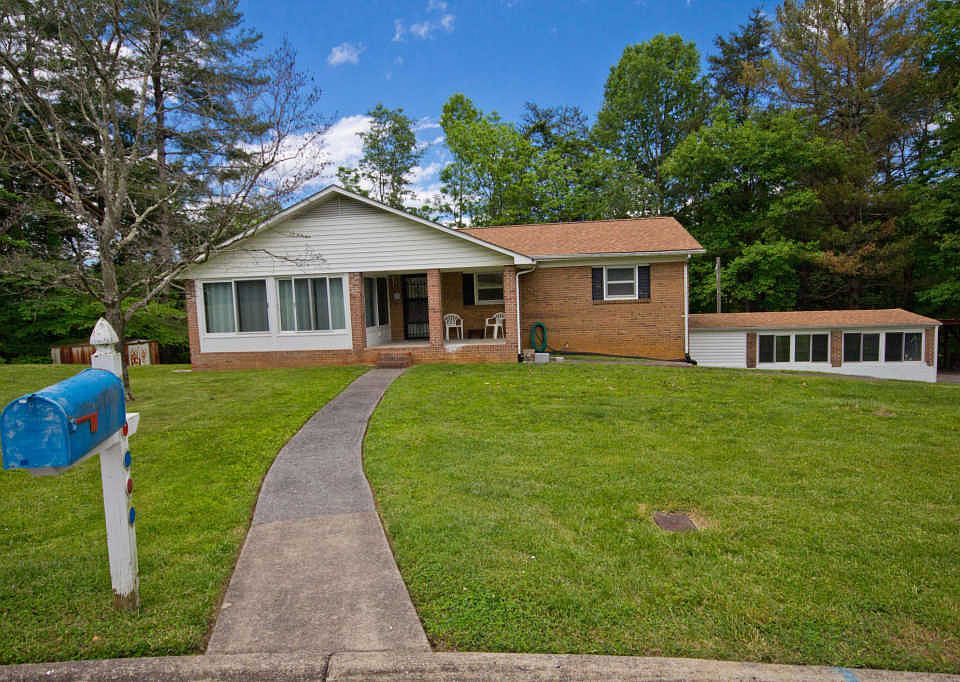 1st image of 2 Sunnydew Cir