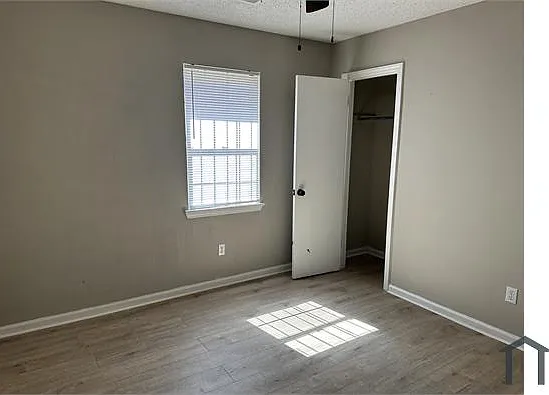 3 bed, $1,400 — Photo 4