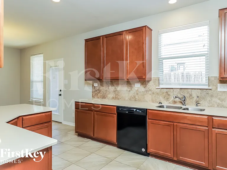 2410 Yaupon Cyn — Photo 8
