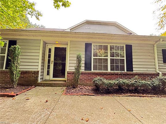 2nd image of 712 Commons Way