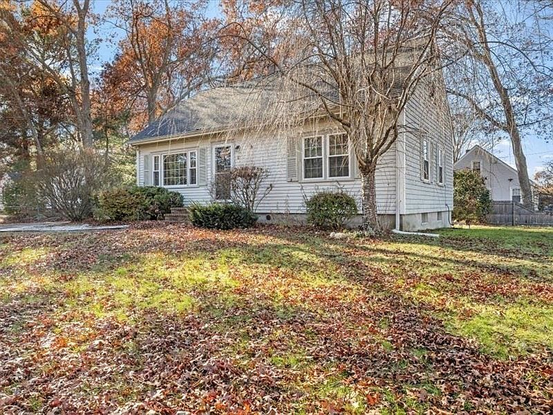 1st image of 61 Morton Ave