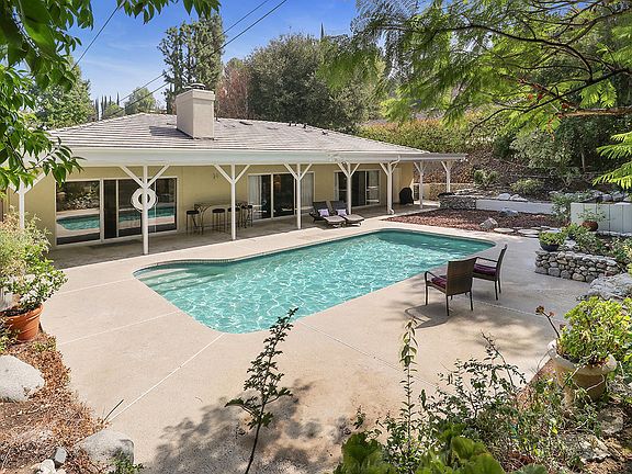 3rd image of 19340 Espinosa St