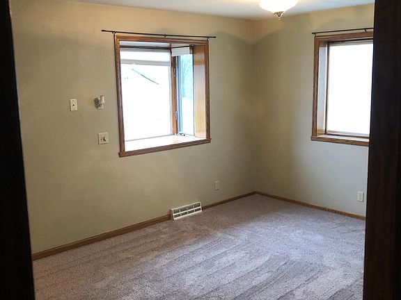 4th image of 826 Alpine Dr