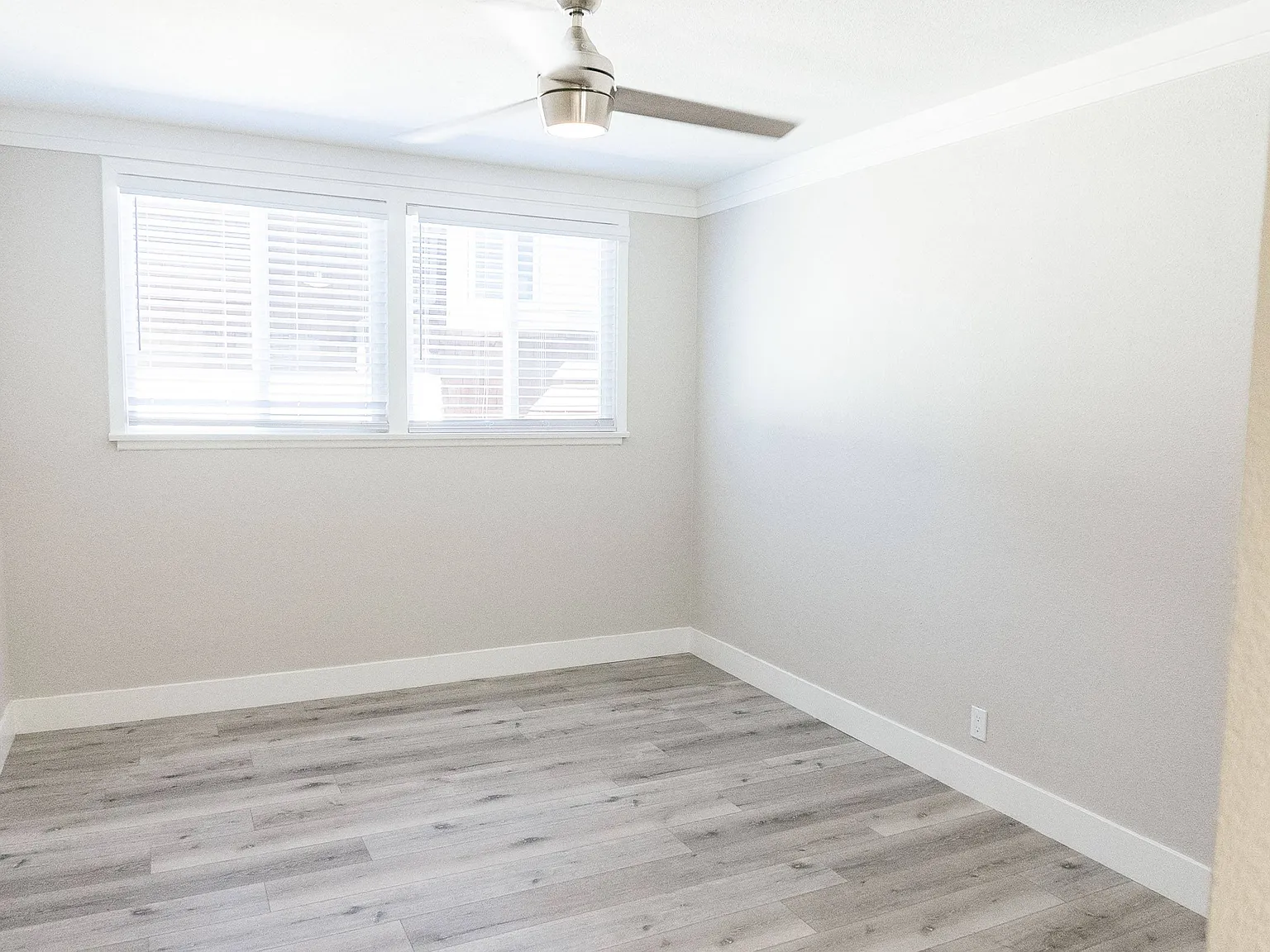 7510 Hollywood Blvd. Apartments — Photo 2