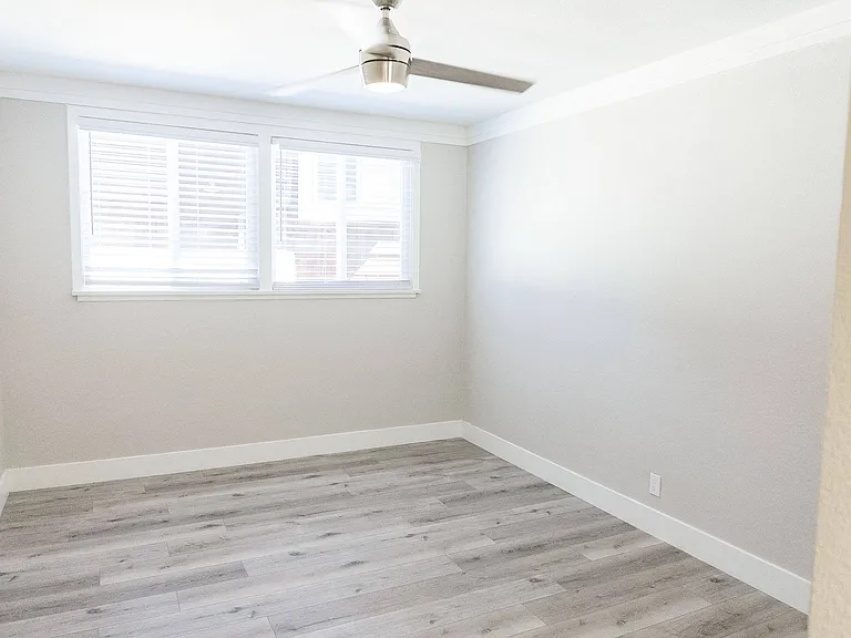 7510 Hollywood Blvd. Apartments — Photo 2