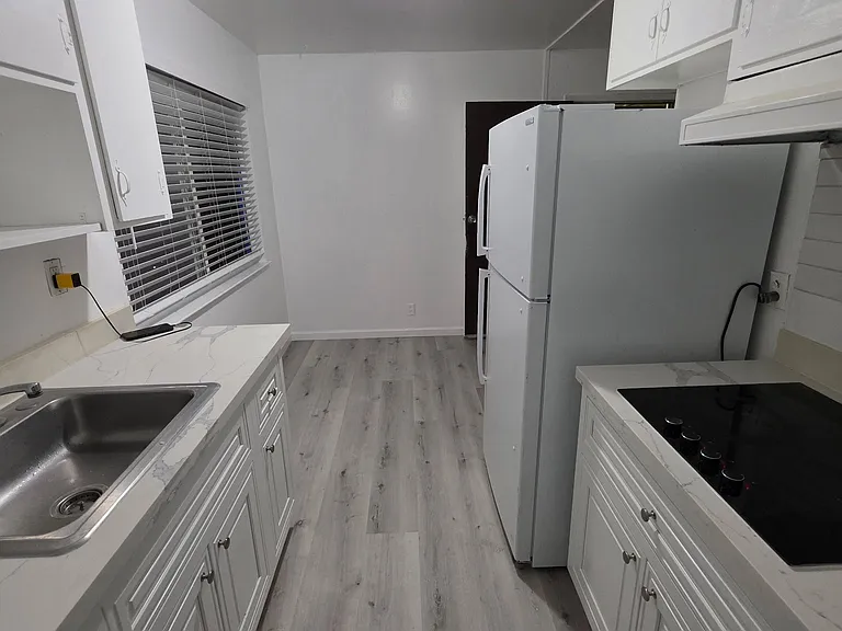 254 Pamela Ave #4 — Photo 5