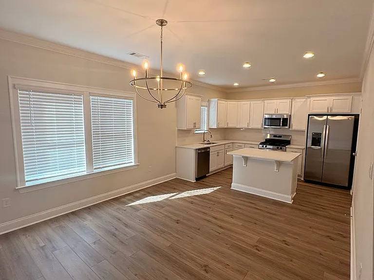 110 Alva Ct — Photo 3