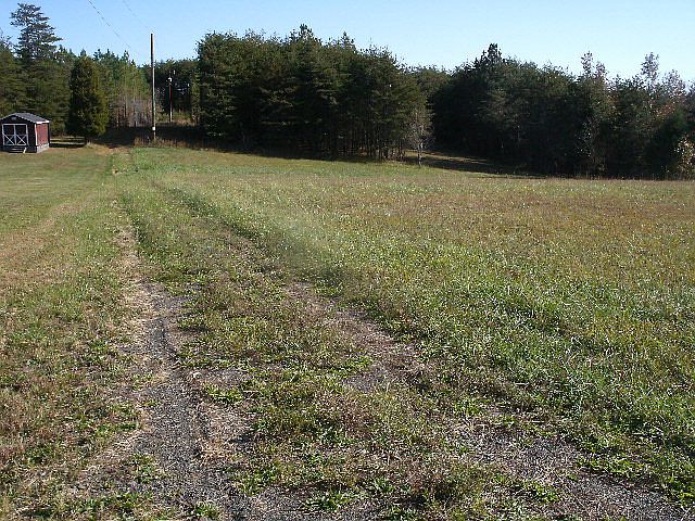 2nd image of 3845 Cascade Rd