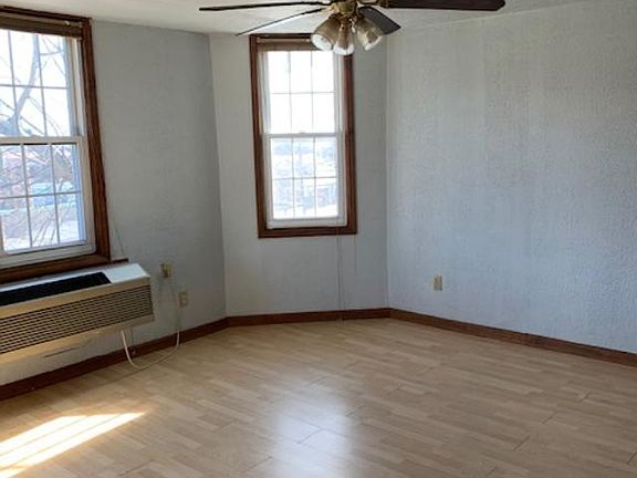 5th image of 1608 N Central St APT 4