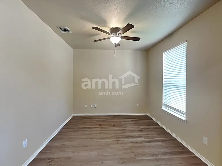 2967 Nicholas Cv — Photo 4