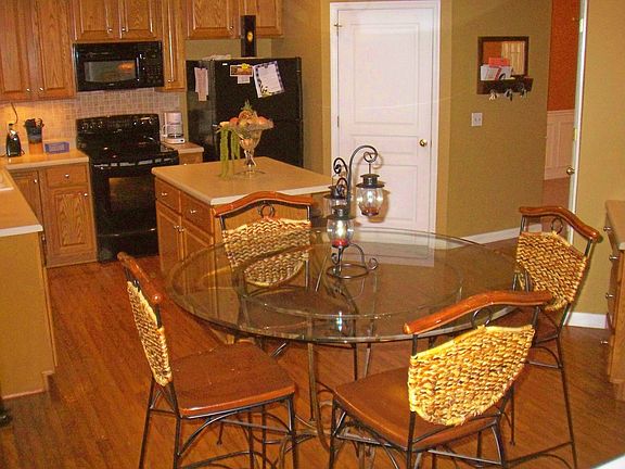 Eat-In Breakfast Nook