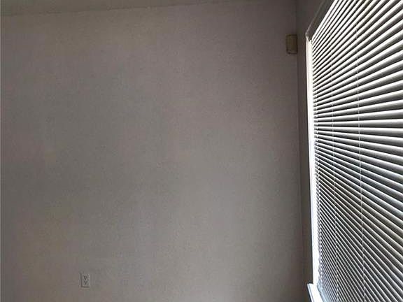 5th image of 704 Nightingale Ave #A