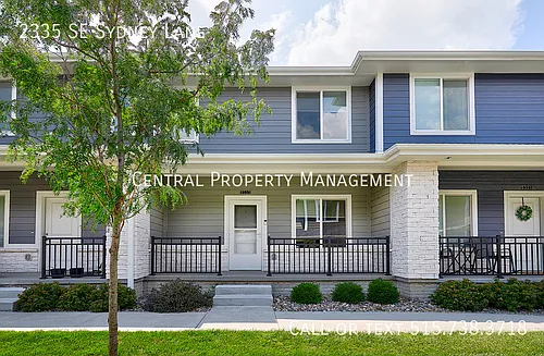 2335 SE Sydney Ln Photo 1